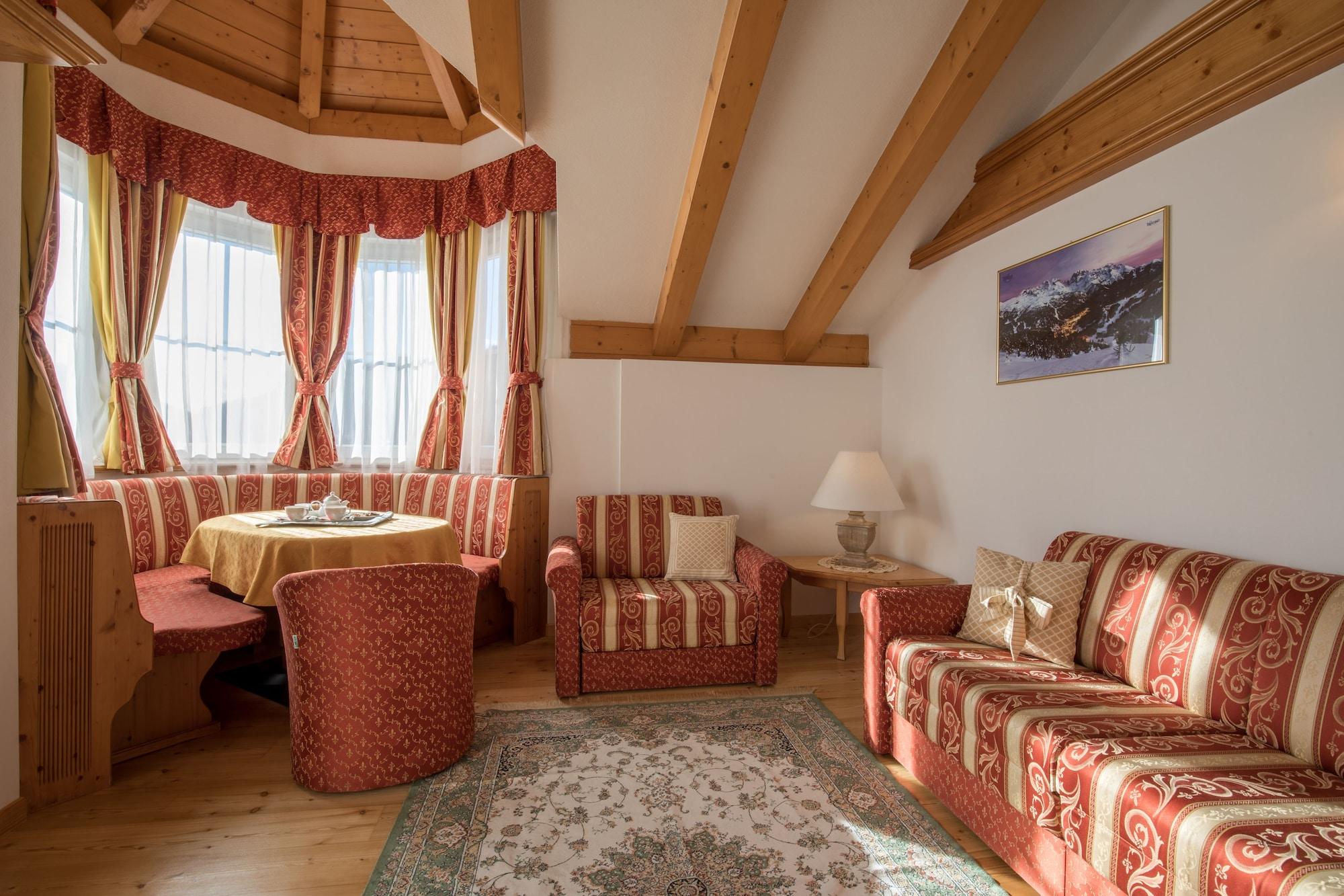 Hotel Chalet All'Imperatore Мадонна-ди-Кампильо Экстерьер фото