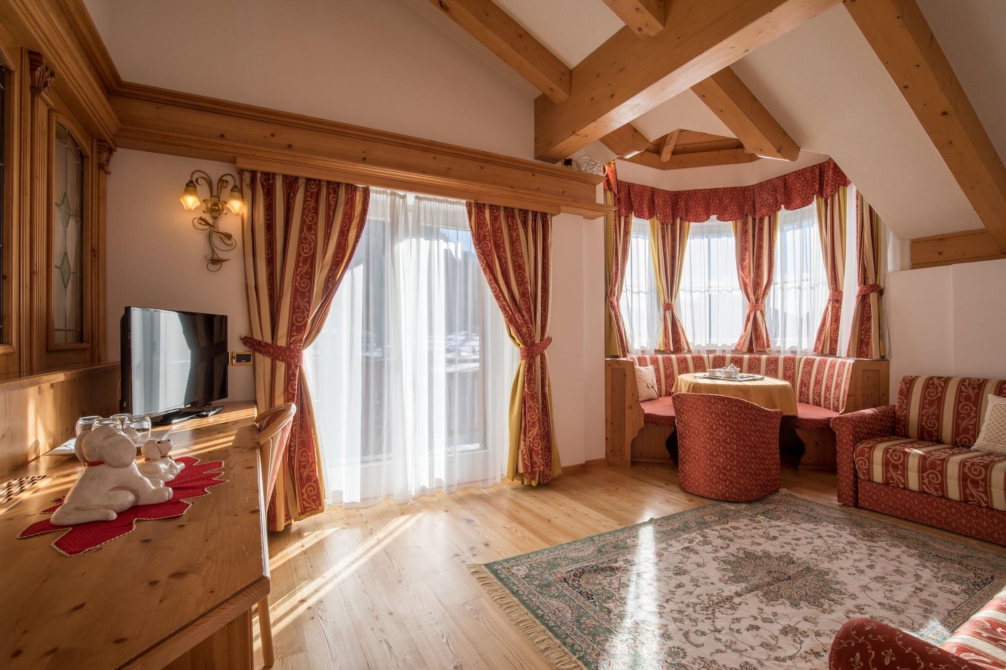 Hotel Chalet All'Imperatore Мадонна-ди-Кампильо Экстерьер фото