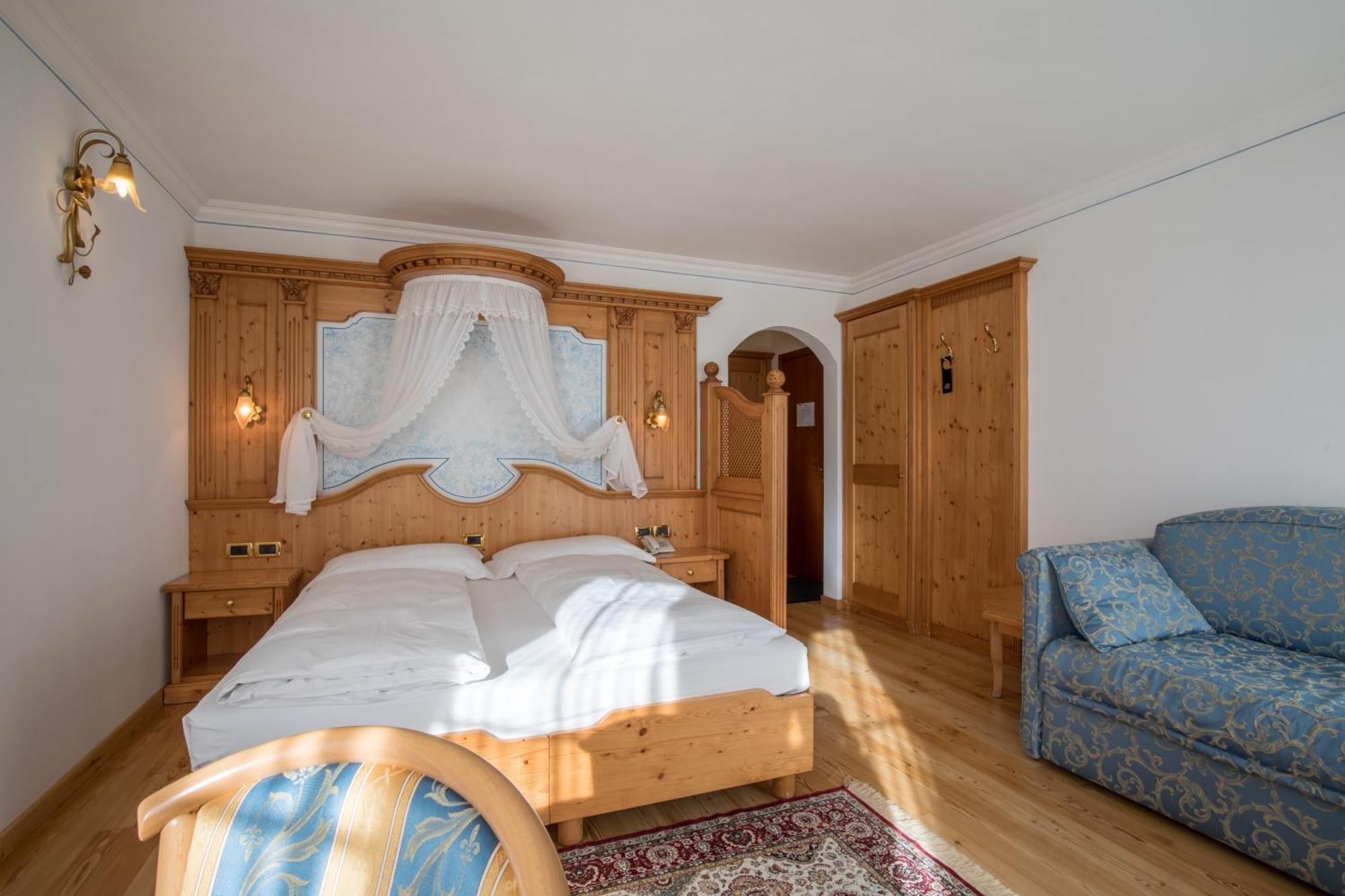 Hotel Chalet All'Imperatore Мадонна-ди-Кампильо Экстерьер фото
