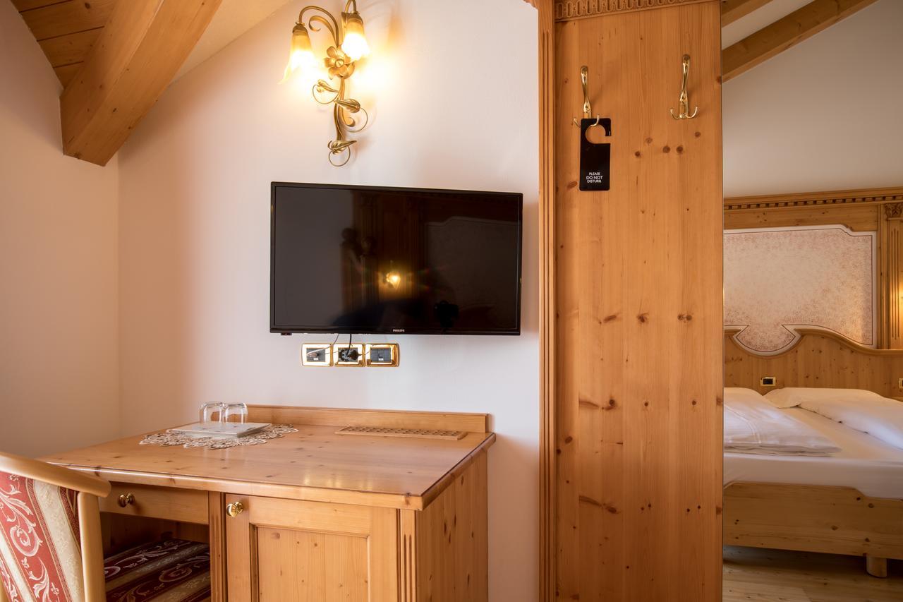 Hotel Chalet All'Imperatore Мадонна-ди-Кампильо Экстерьер фото