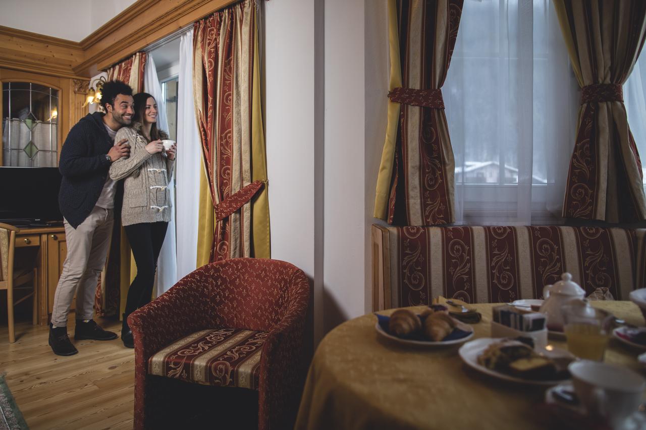 Hotel Chalet All'Imperatore Мадонна-ди-Кампильо Экстерьер фото
