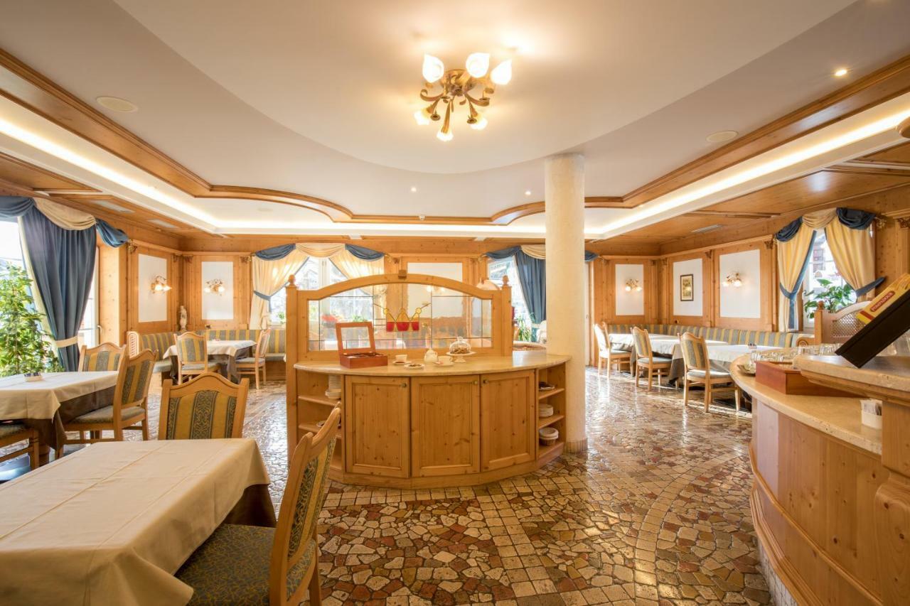 Hotel Chalet All'Imperatore Мадонна-ди-Кампильо Экстерьер фото