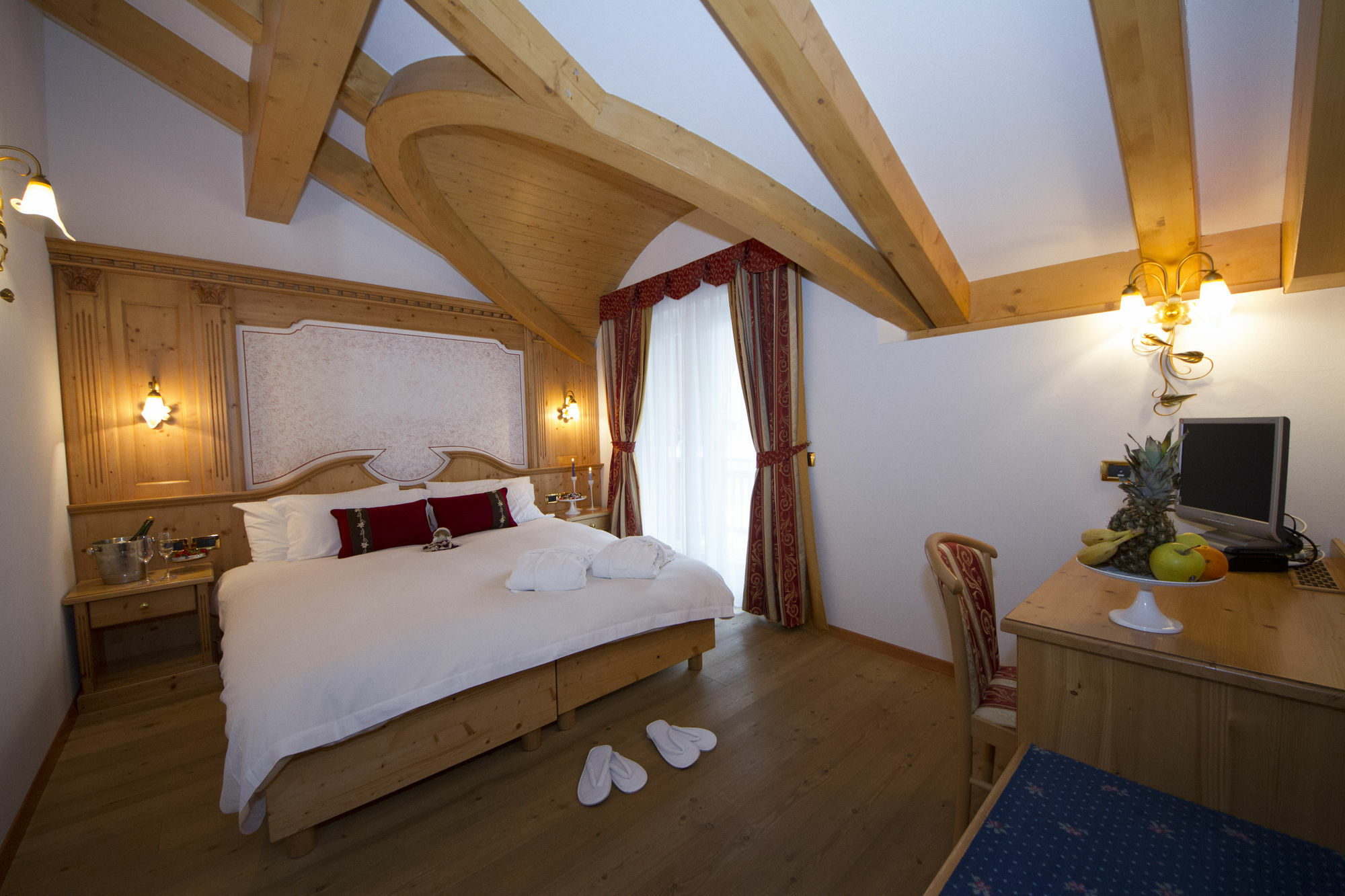 Hotel Chalet All'Imperatore Мадонна-ди-Кампильо Экстерьер фото