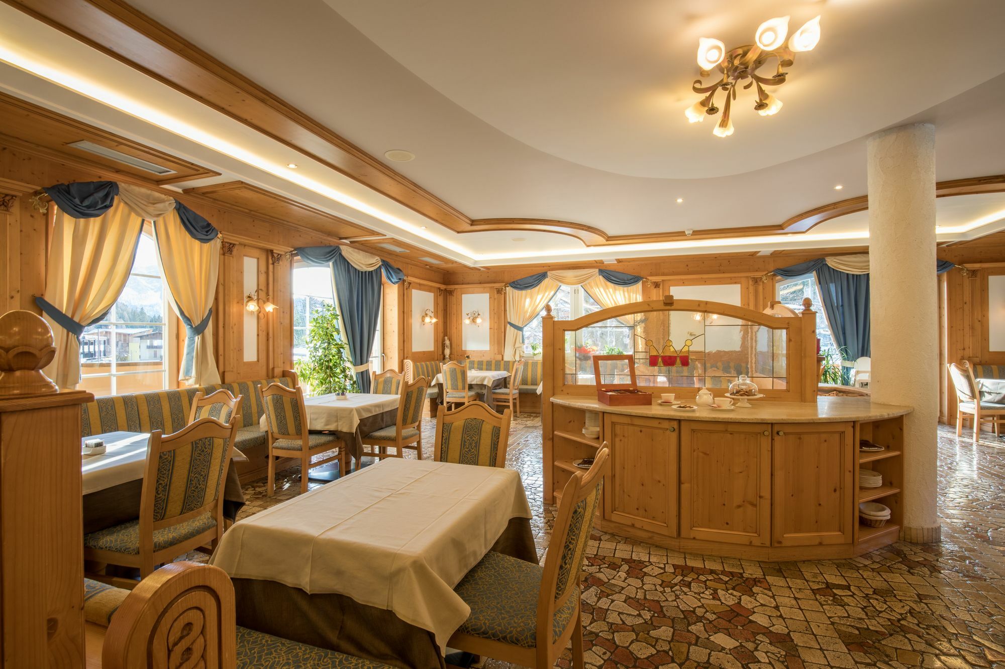 Hotel Chalet All'Imperatore Мадонна-ди-Кампильо Экстерьер фото